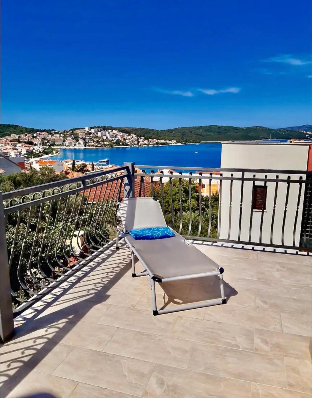 Apartmani Attila Trogir Exterior foto